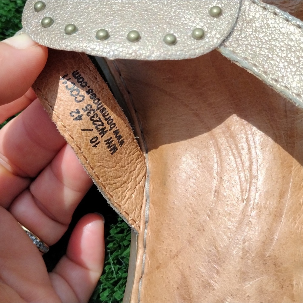 Born Concept Women's Audra Brown Leather Medallion Thong Sandal Size 10 - Picture 3 of 7